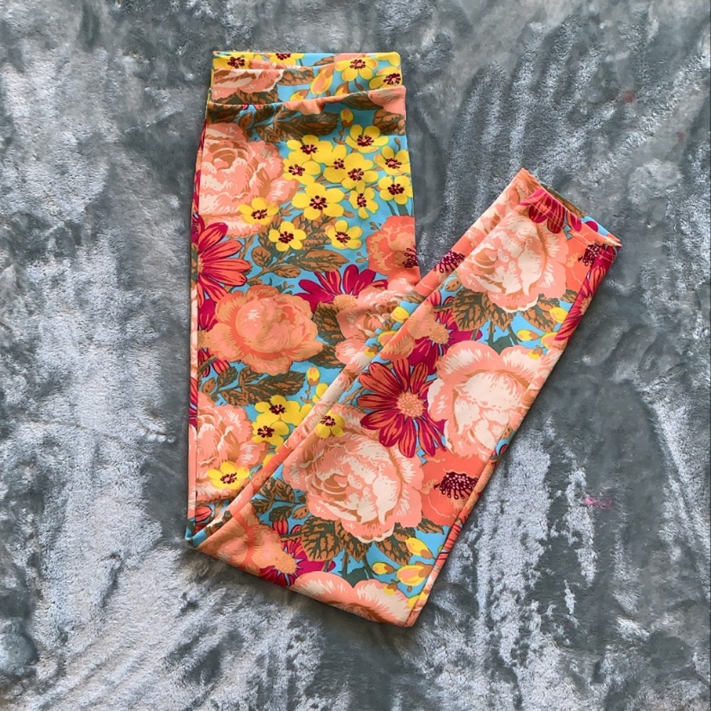 VERY CUTE floral leggings
